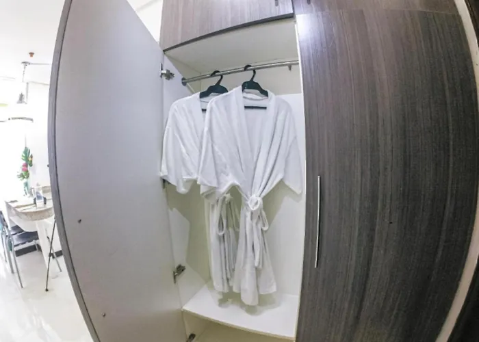Experience Ocean View In The Heart Of Manila, Enjoy Free Access To The Pool, Sauna, Massage Promo In Prime Location Near The Us Embassy, Naia, Makati, Bgc, Mall Of Asia, And Chinatown Is A Limited-time Offer, Book Now * Manila