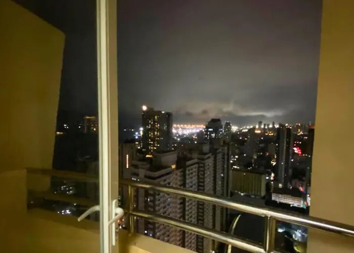 Hotel Experience Ocean View In The Heart Of Manila, Enjoy Free Access To The Pool, Sauna, Massage Promo In Prime Location Near The Us Embassy, Naia, Makati, Bgc, Mall Of Asia, And Chinatown Is A Limited-time Offer, Book Now